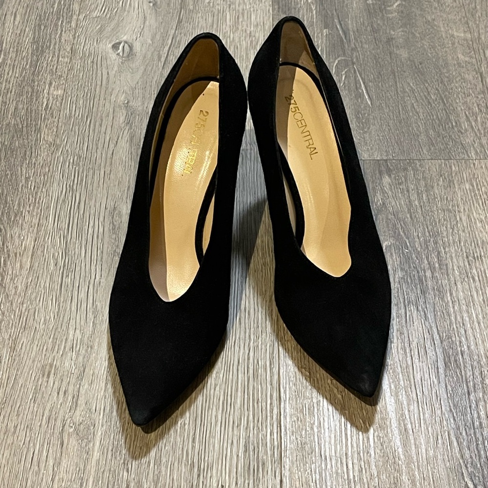 Women's Black Suede Pumps